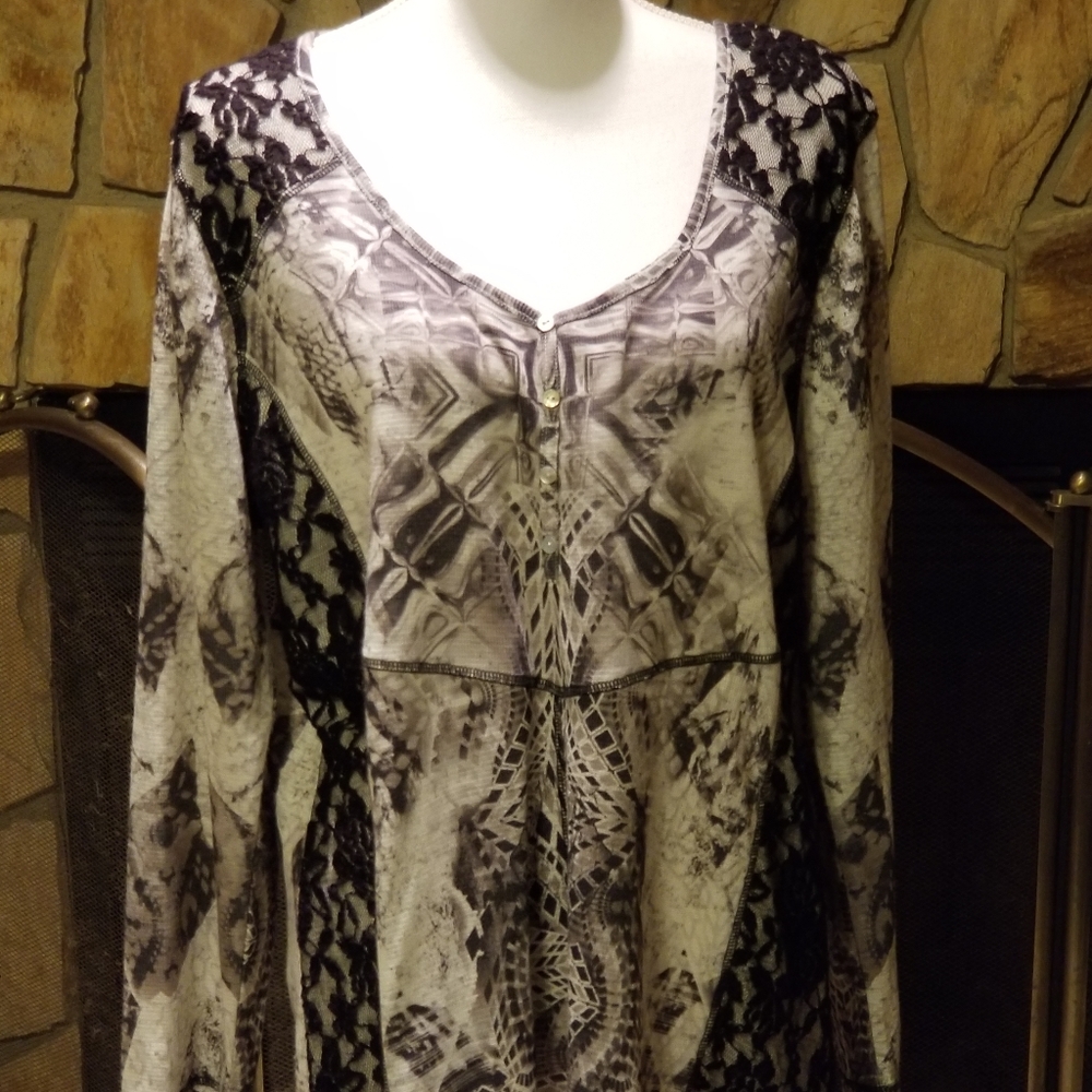 Live and Let Live Long Sleeved Boho Top Sz 2X EUC